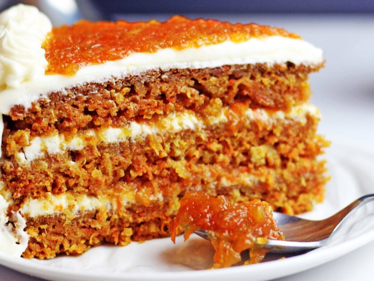 Momontimeout carrot cake